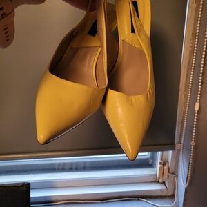 Zara Mustard Yellow Pointed Slingback Heels